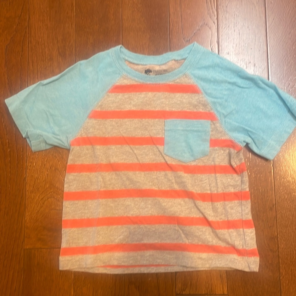 Used 3T Tucker and Tate tshirt